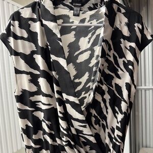 Express Monochrome Abstract Print body